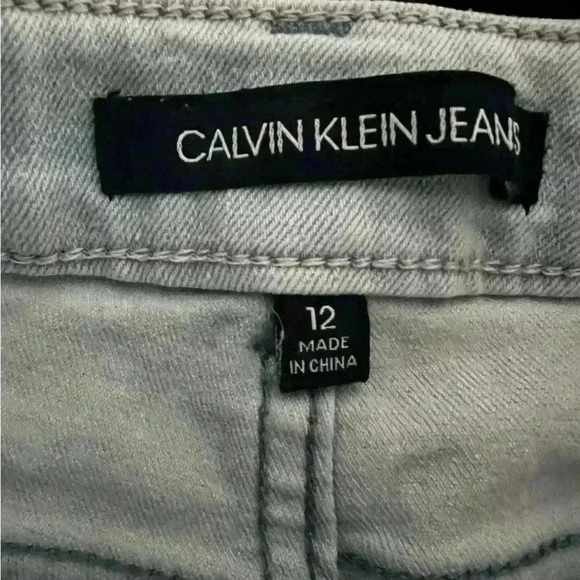 Calvin Klein Jean shorts - Picture 3 of 4